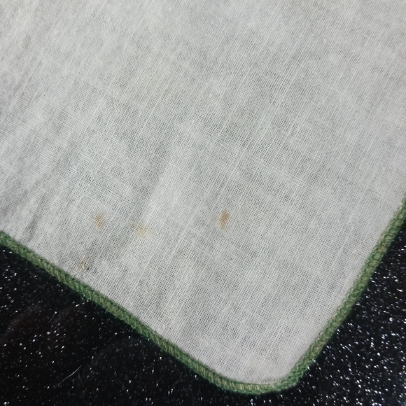 Handmade Saturday Hankerchief with Teddy Bear. - Picture 3 of 4